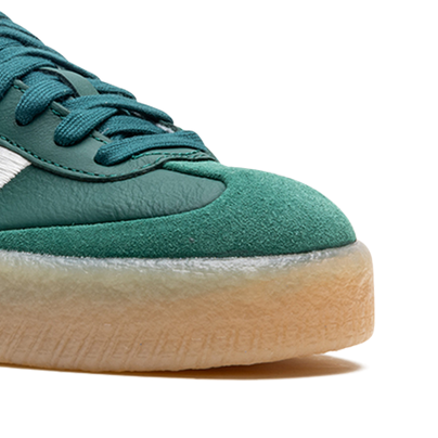 Collegiate Green Gum